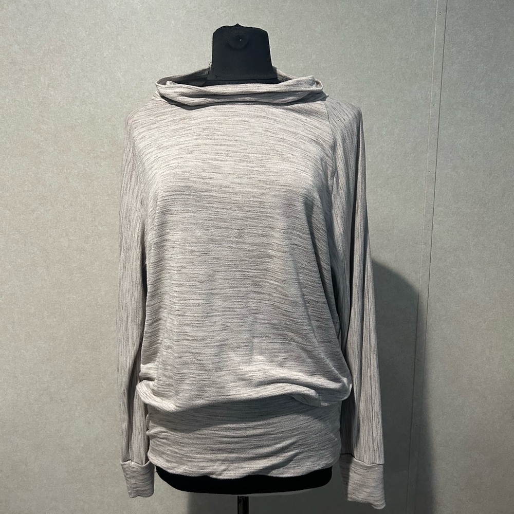 Venus Oatmeal Pullover Top